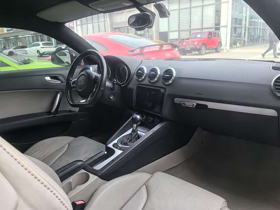 Audi TT 2009 image de voiture #11