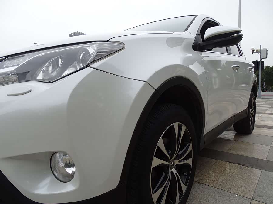 Toyota RAV4 2015 car image #11