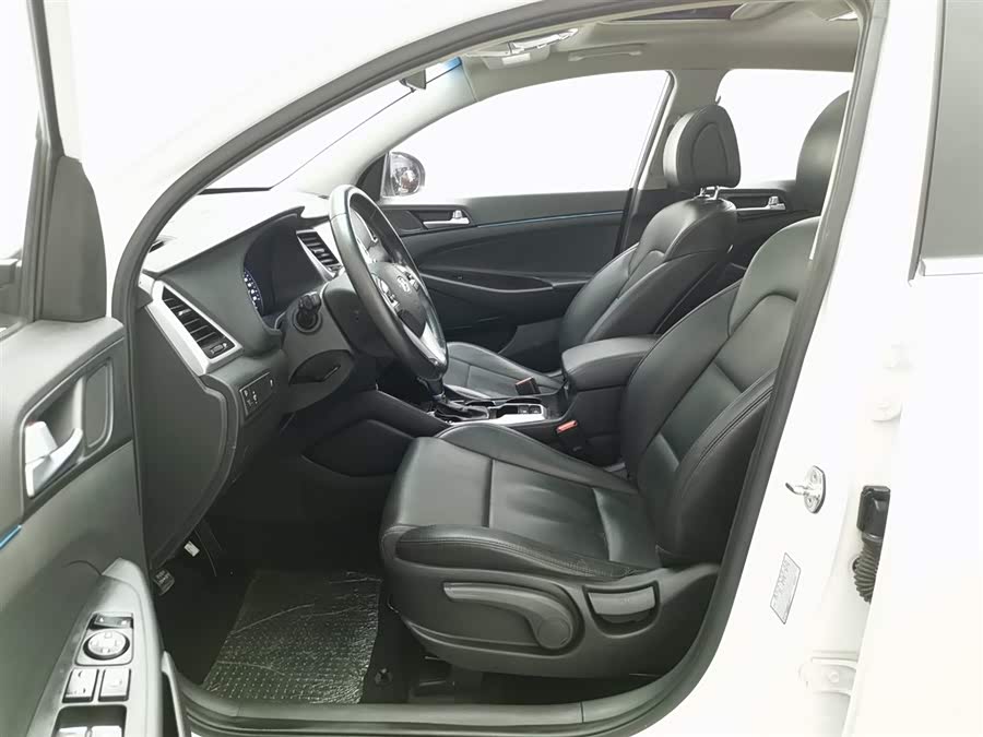 Hyundai Tucson 2016 car image #11