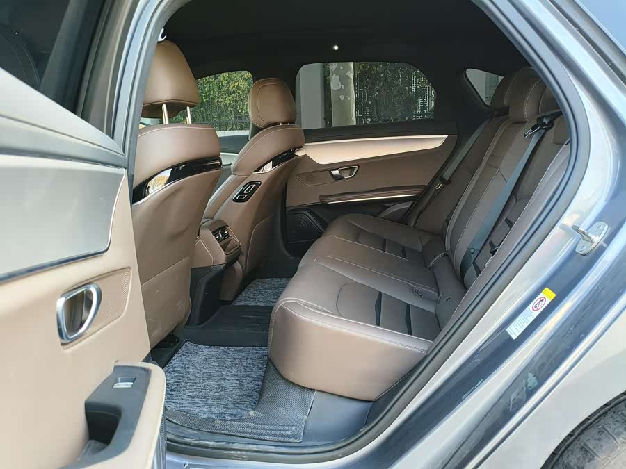 BYD Han 2025 car image #11
