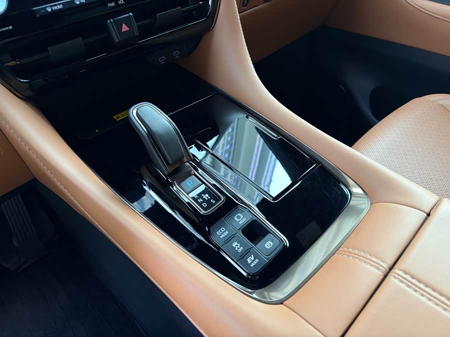 Toyota Alphard 2024 car image #11