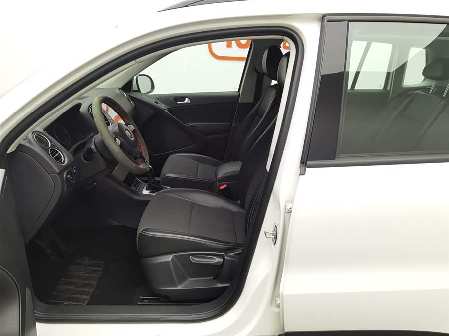 Volkswagen Tiguan 2019 car image #11