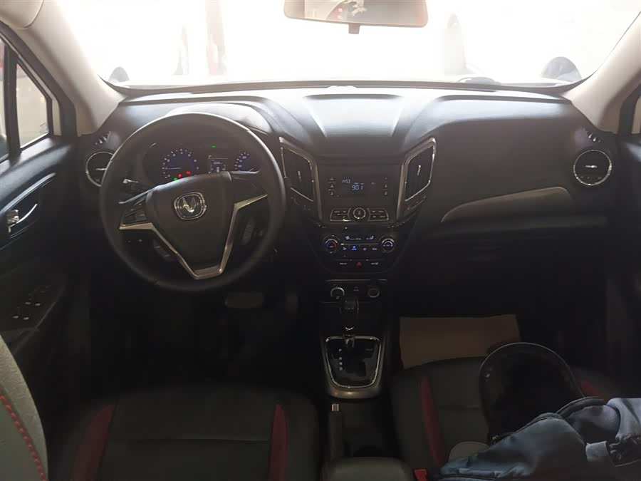 Changan CS15 2017 изображение автомобиля #11