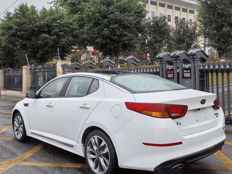Kia K5 2015 car image #11