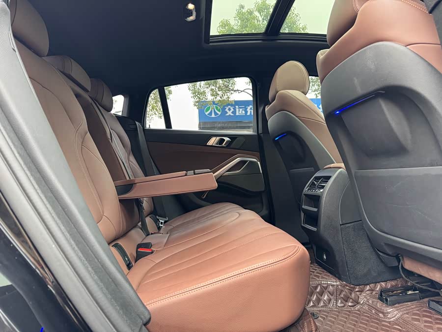 BMW X6 2020 car image #11