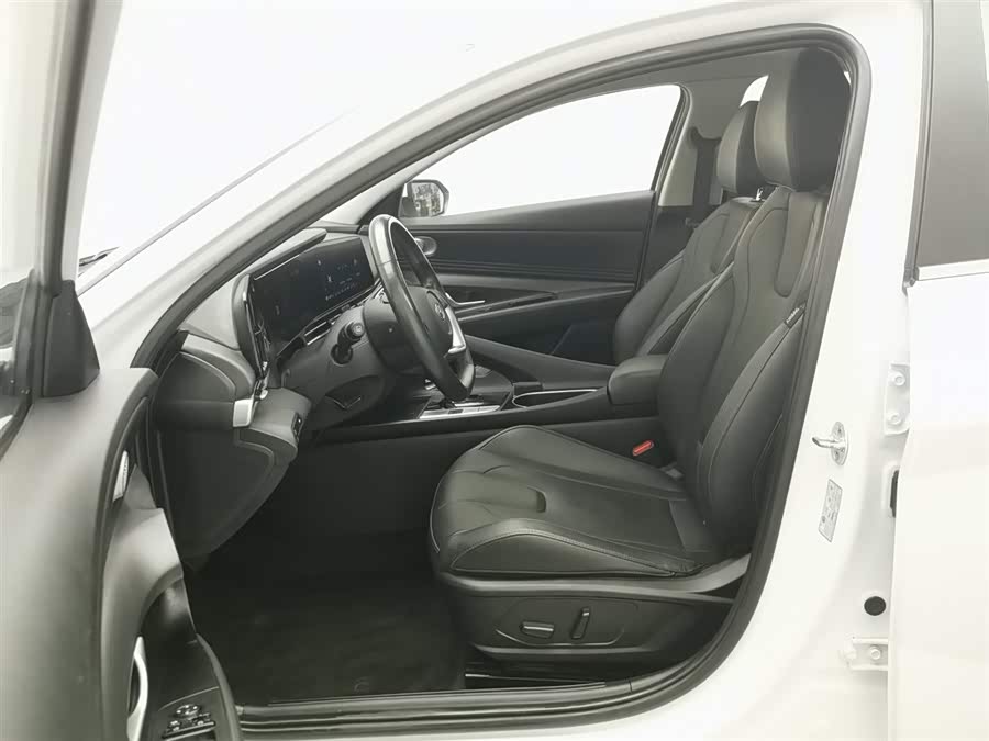 Hyundai Elantra 2022 car image #11