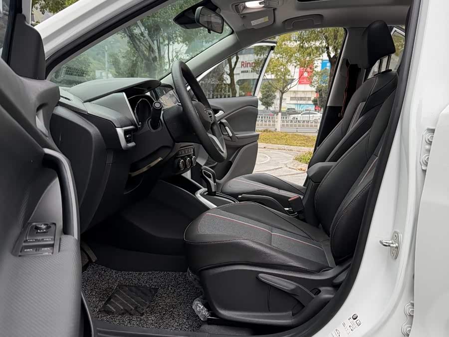 Chevrolet Tracker 2021 изображение автомобиля #11