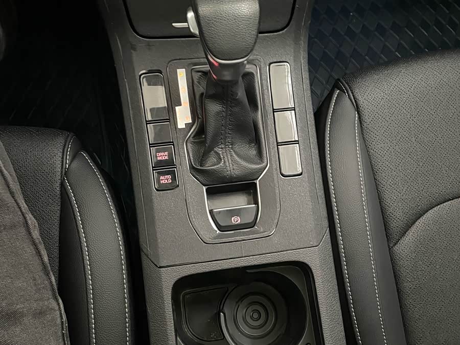 Kia K3 2022 car image #11