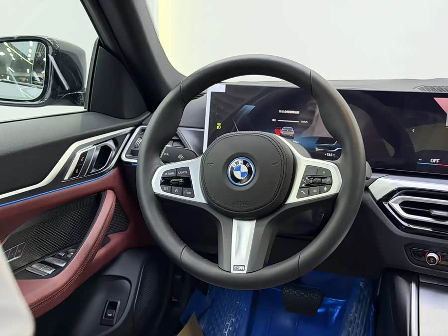 BMW i4 2025 car image #11