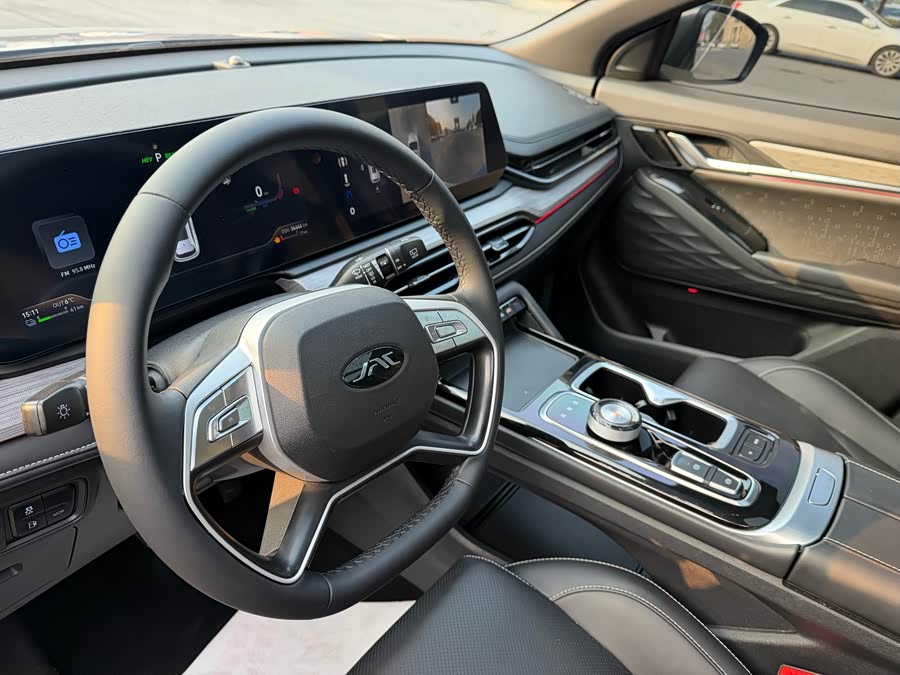 JAC QX PHEV 2024 car image #11