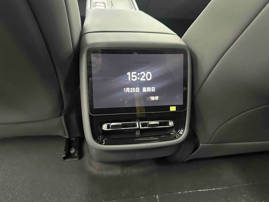 Xpeng P7+ 2025 car image #11