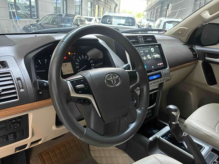 Toyota Land Cruiser Prado 2019 car image #11