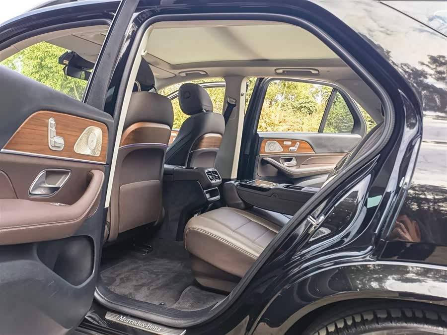 Mercedes-Benz GLE Class New Energy 2021 car image #11