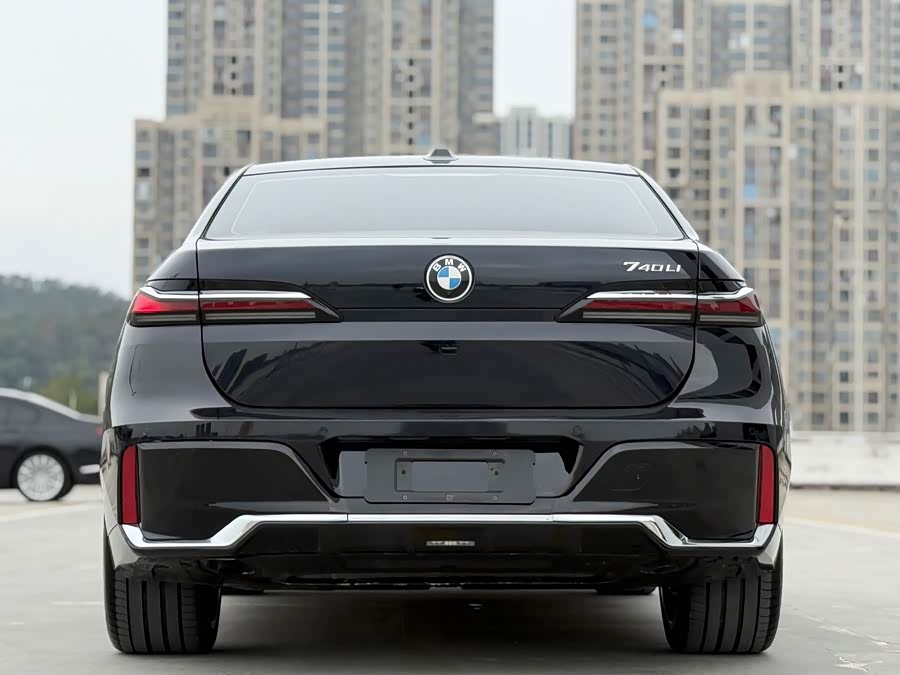 BMW 7 Series 2025 car image #11