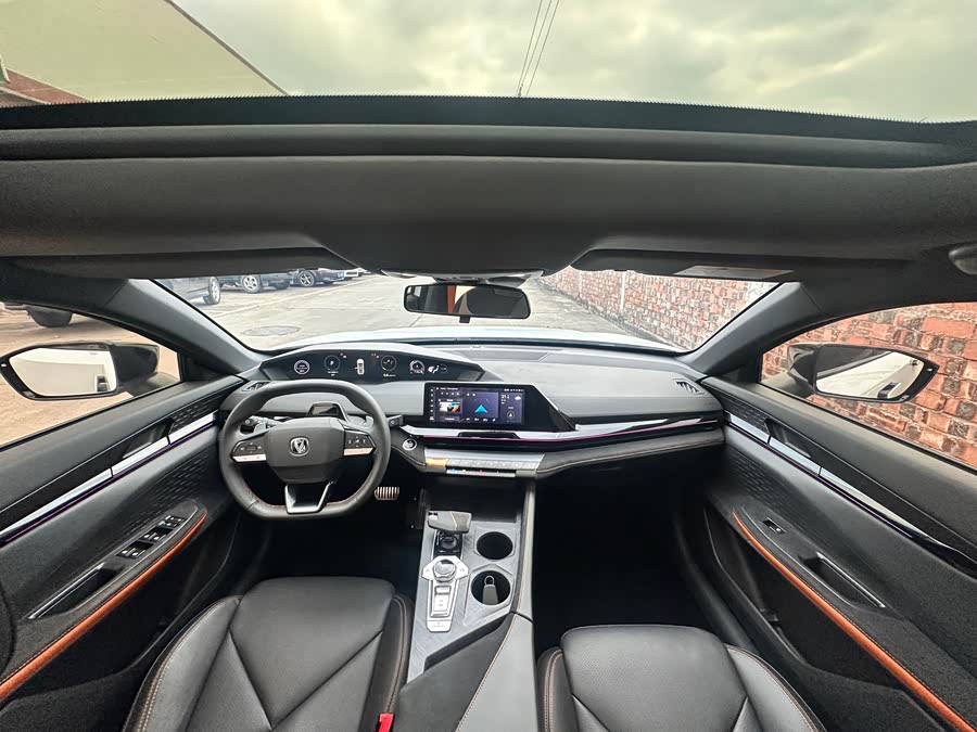 Changan UNI-V 2022 car image #11