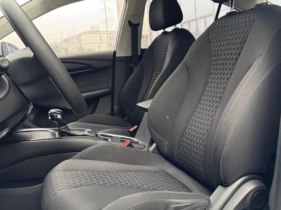 Roewe i5 2019 car image #11