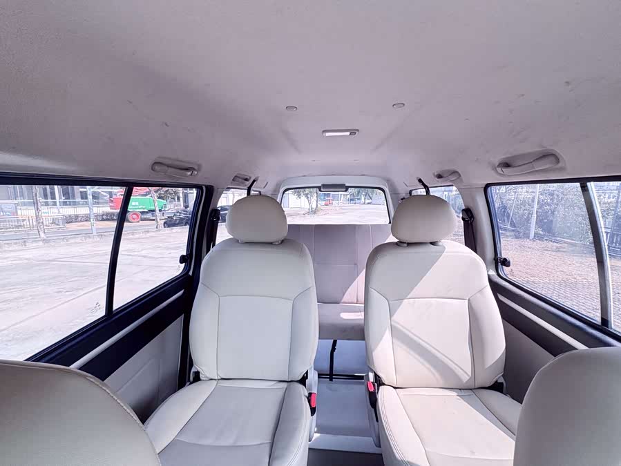 Forthing Lingzhi EV 2020 #11 Forthing Lingzhi EV 2020 car image #11