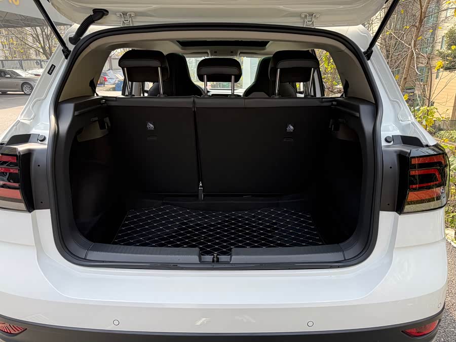 Volkswagen T-Cross 2021 #11 Volkswagen T-Cross 2021 car image #11