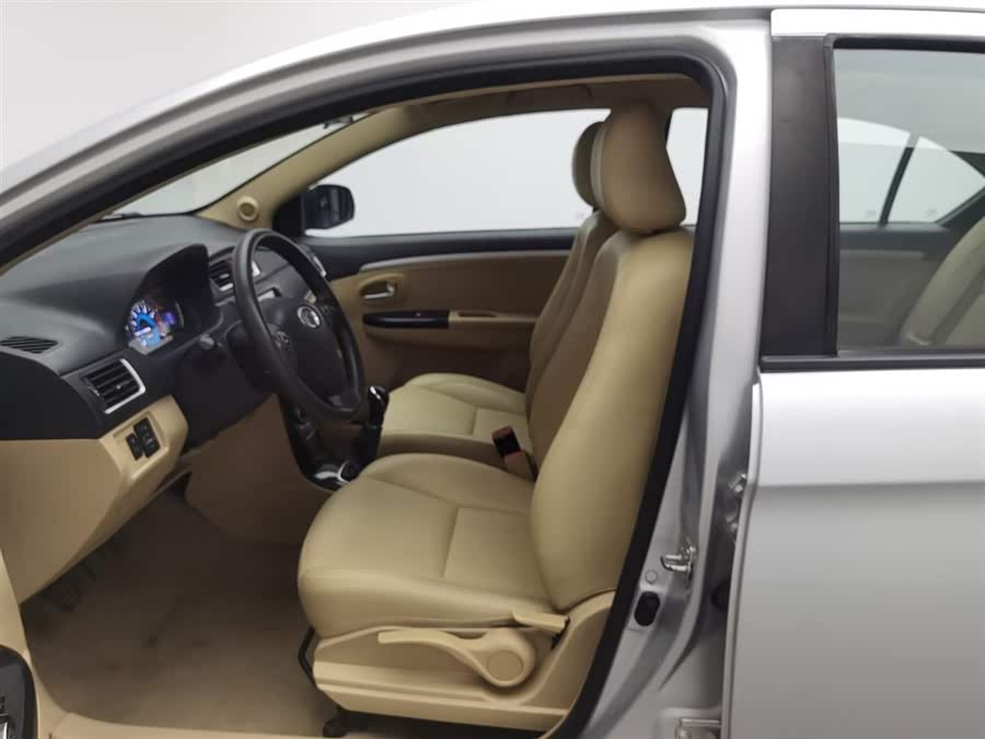 Great Wall C30 2016 car image #11