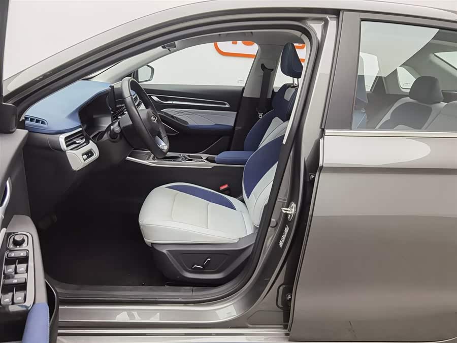 GEELY Emgrand 2022 car image #11