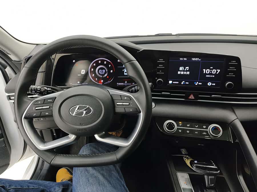 Hyundai Elantra 2022 car image #11