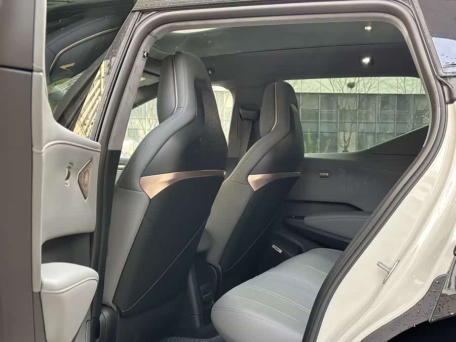 Zeekr X 2024 car image #11
