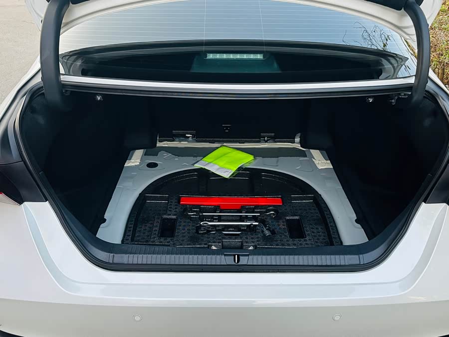 Toyota Avalon 2025 car image #11