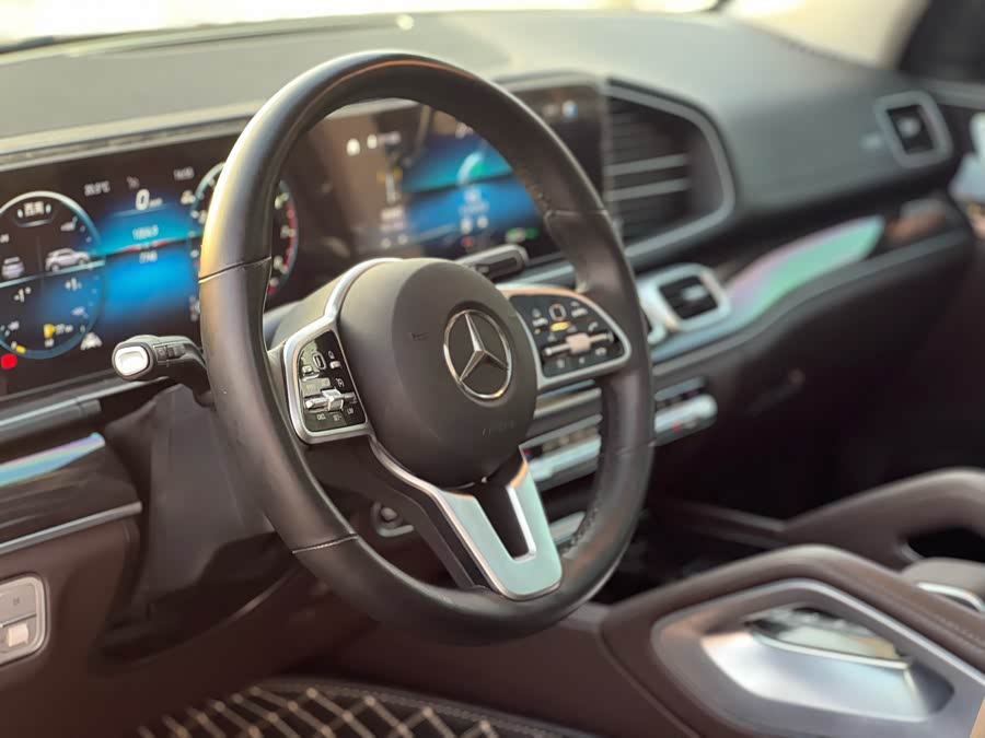 Mercedes-Benz GLE Class 2023 car image #11