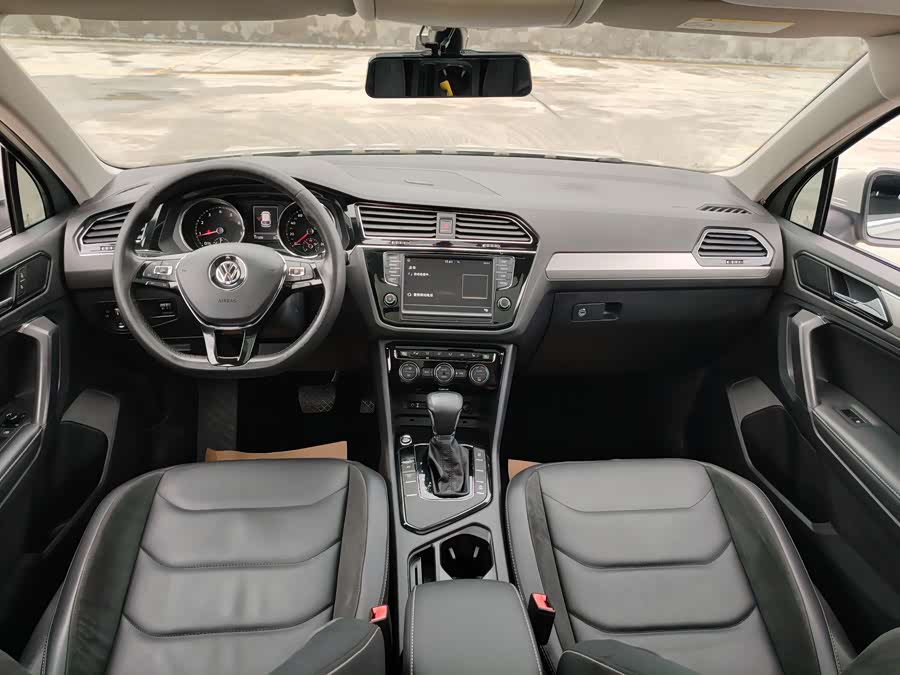 Volkswagen Tiguan L 2018 #11 Volkswagen Tiguan L 2018 car image #11