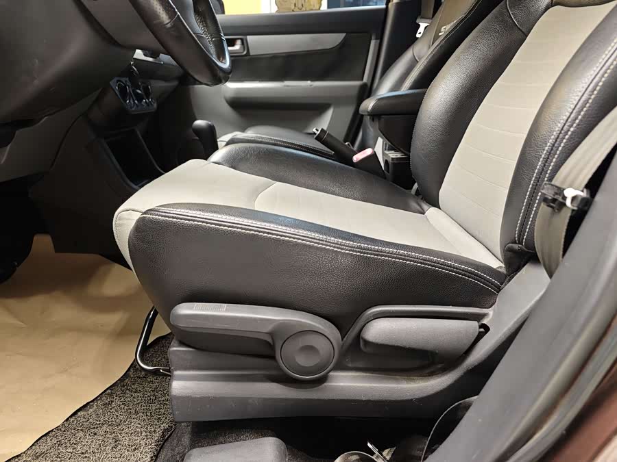 Suzuki Swift 2015 car image #11