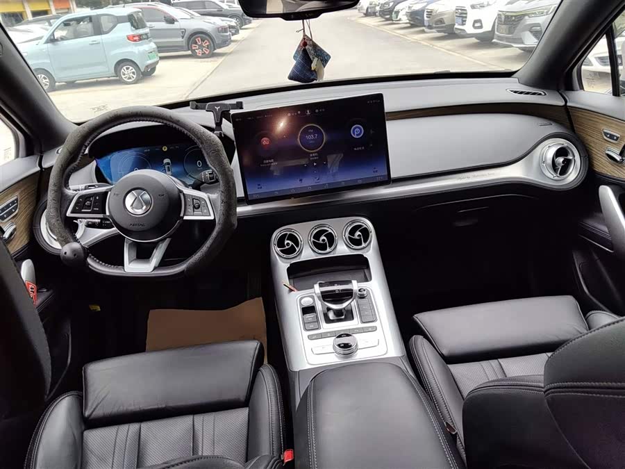 Denza X 2022 car image #11