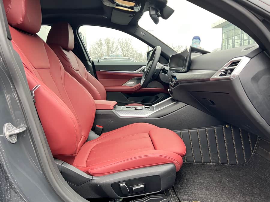 BMW i4 2025 car image #11