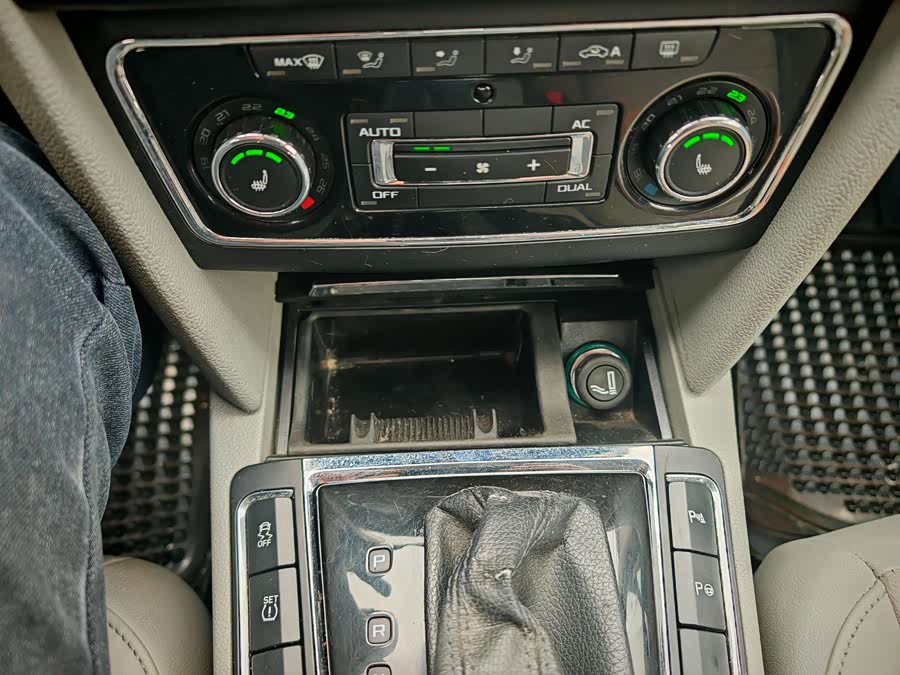 Skoda Superb 2012 صورة سيارة #11