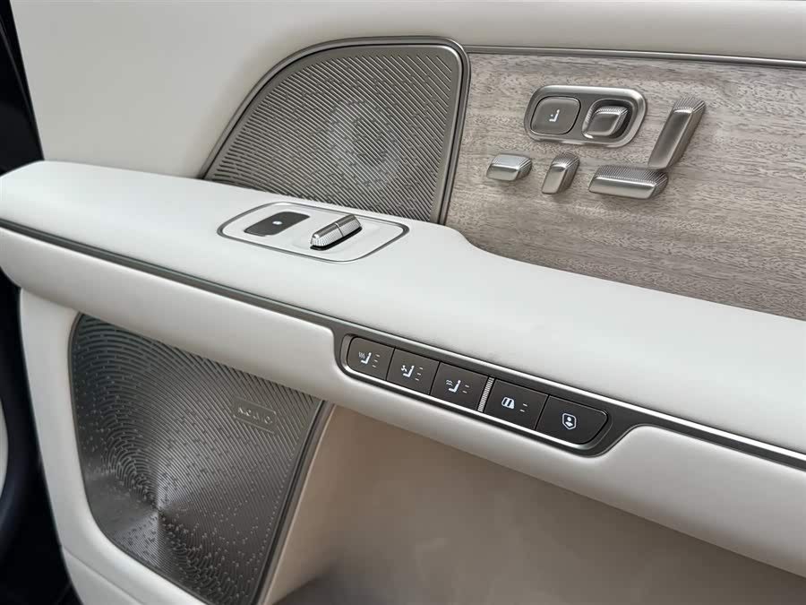 蔚来 蔚来ES8 2025 汽车图片 #11