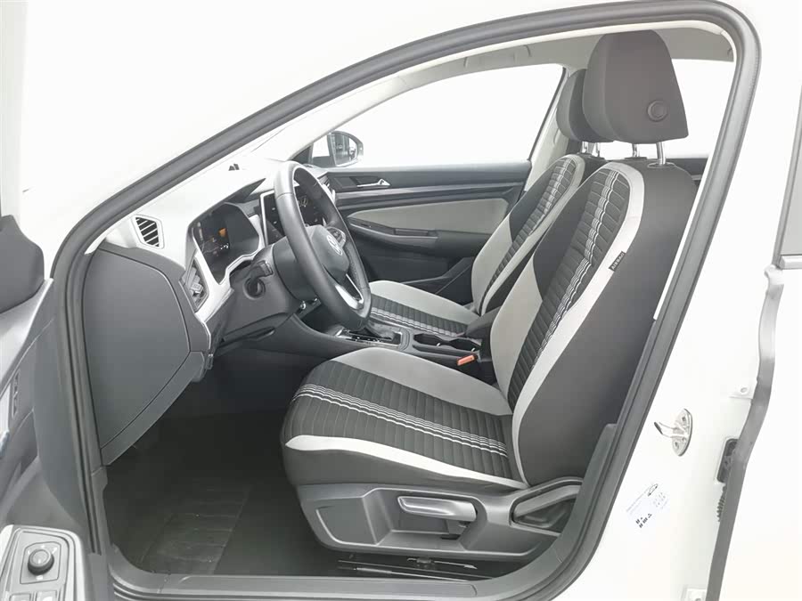Volkswagen Bora 2024 car image #11