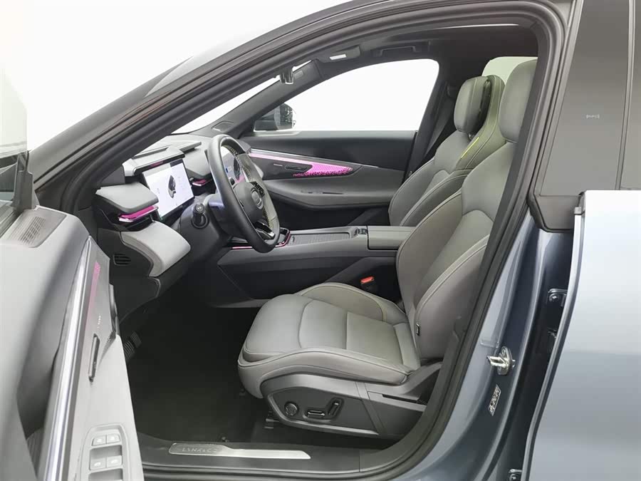 Lynk & Co 08 EM-P 2024 car image #11