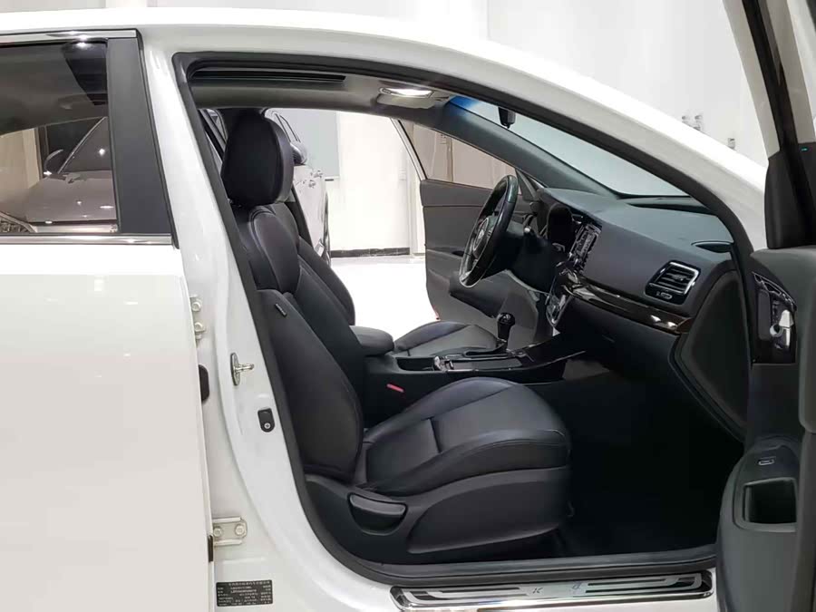 起亚 起亚K4 2015 汽车图片 #11