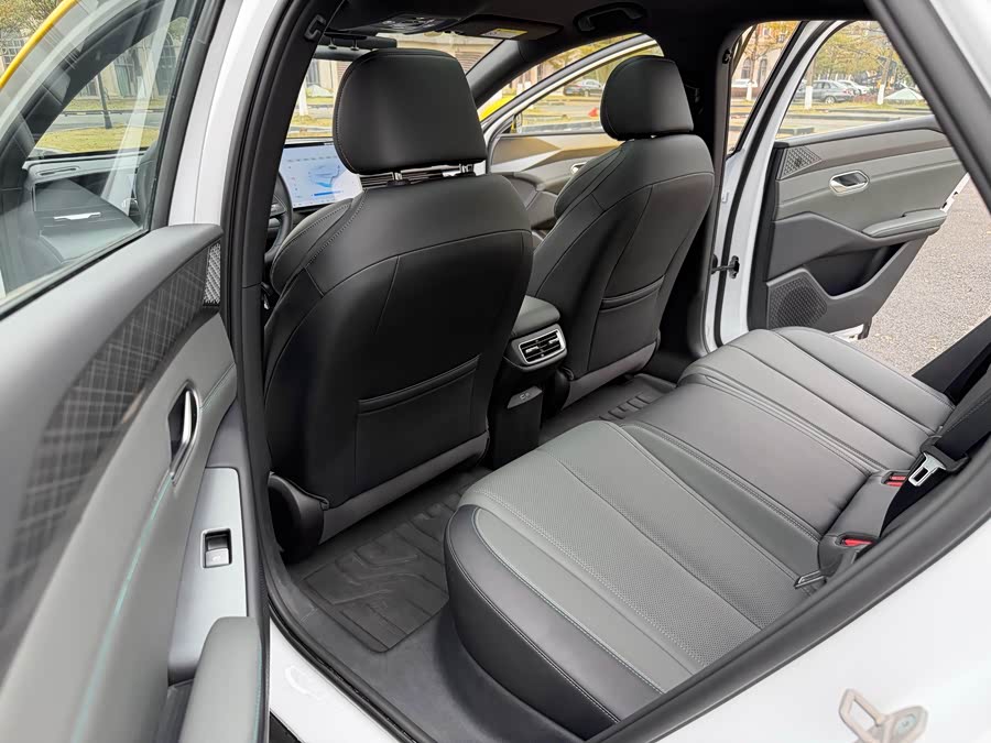 BYD Qin L 2025 car image #11