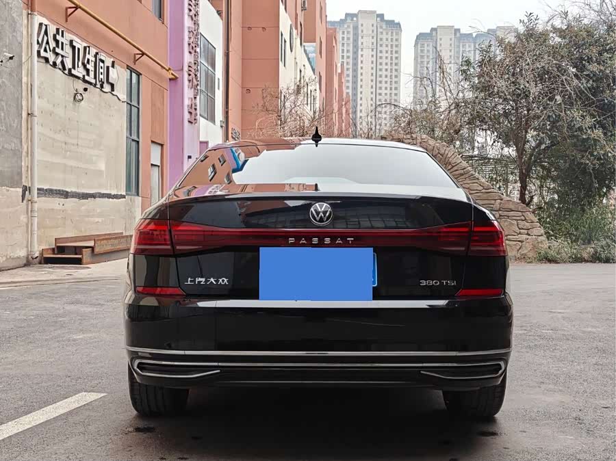 Volkswagen Passat 2024 immagine di auto #11