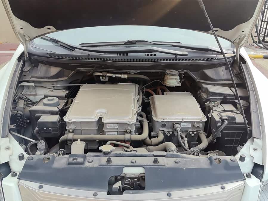 BYD e6 2015 car image #11