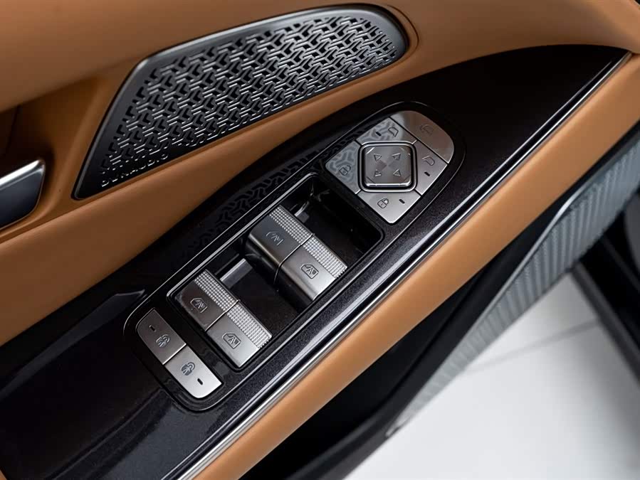 BYD HanL 2025 #11 BYD HanL 2025 car image #11