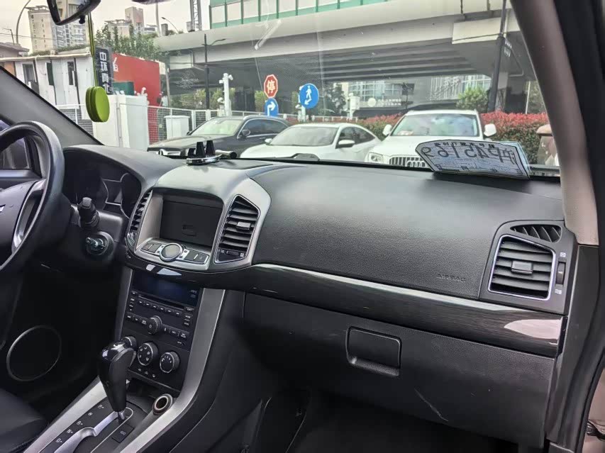 Chevrolet Captiva 2016 car image #11