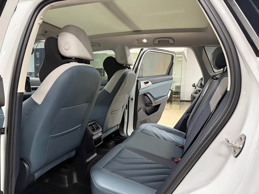 Volkswagen Tharu 2023 car image #11