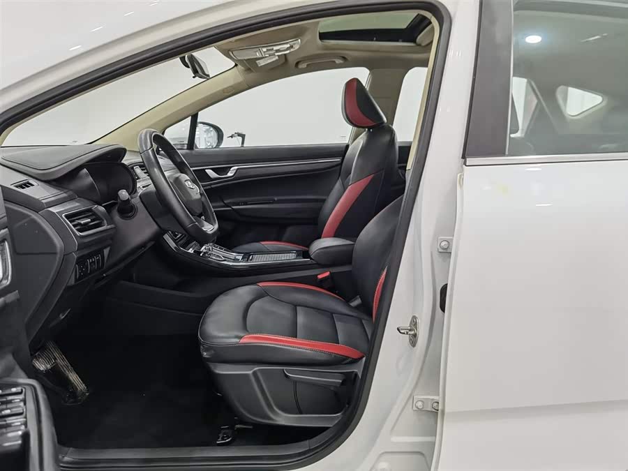GEELY Emgrand GS 2020 car image #11