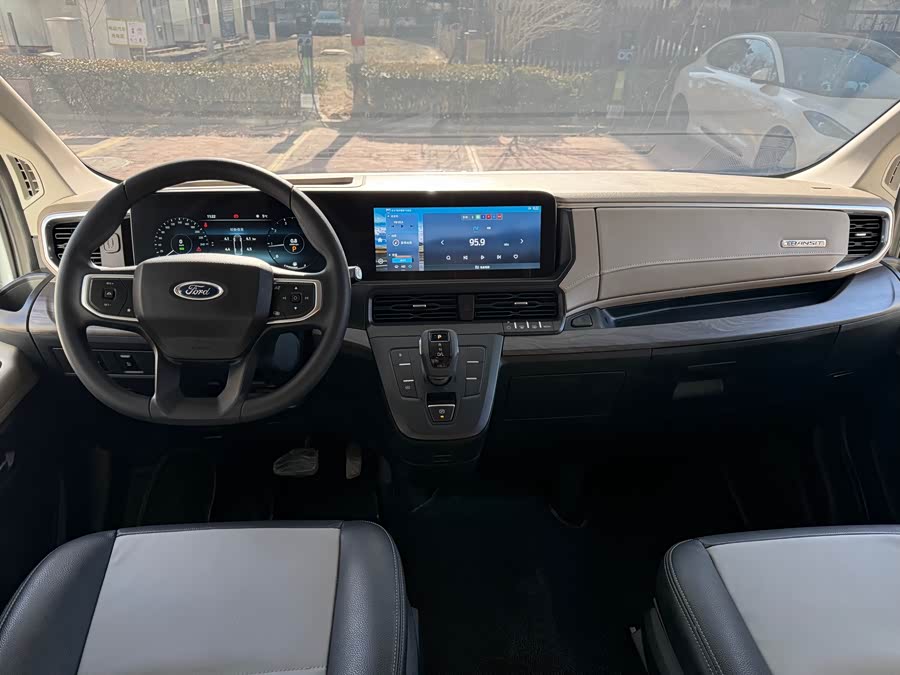 Ford Transit T8 2025 #11 Ford Transit T8 2025 car image #11