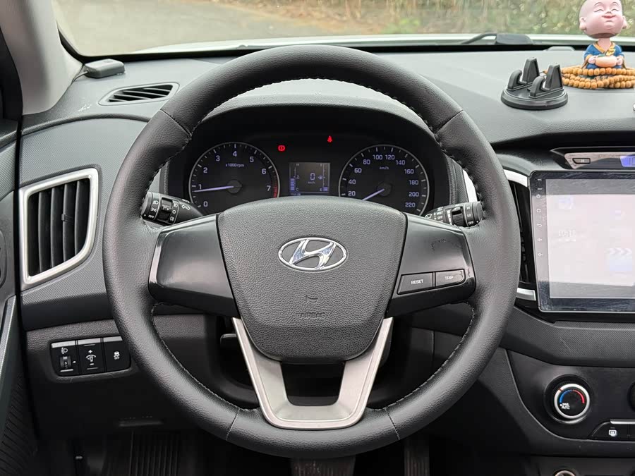 Hyundai ix25 2015 #11 Hyundai ix25 2015 car image #11