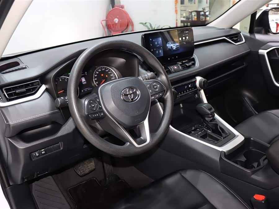Toyota RAV4 2023 car image #11