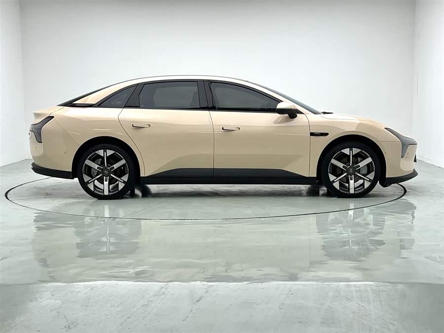 Xpeng 2024 car image #11