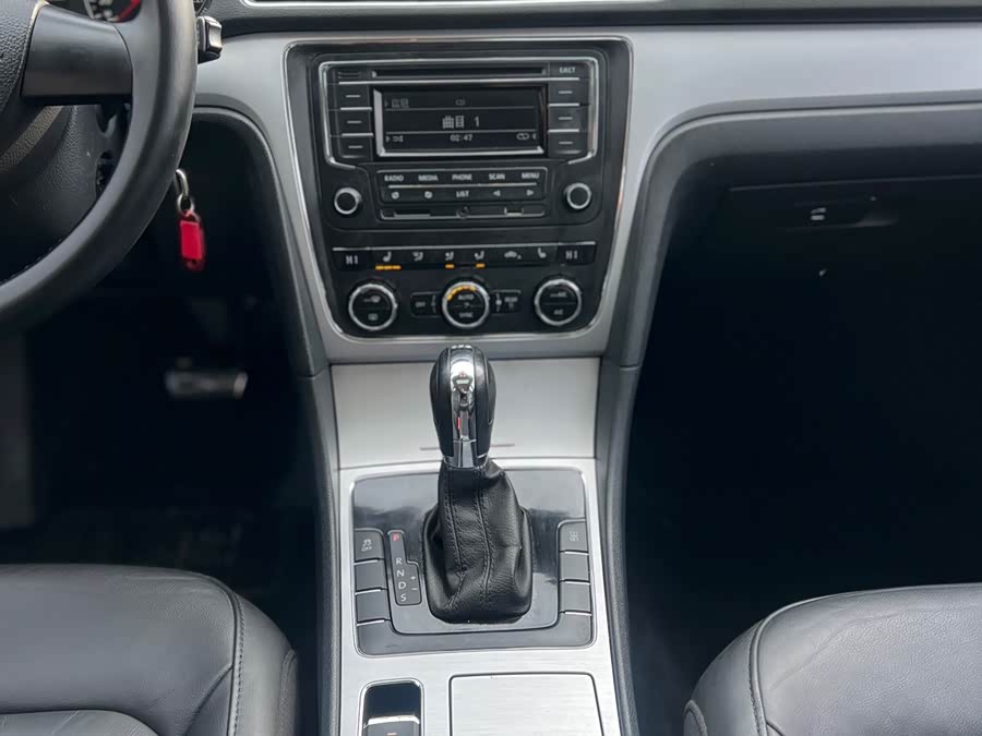 Volkswagen Passat 2014 car image #11