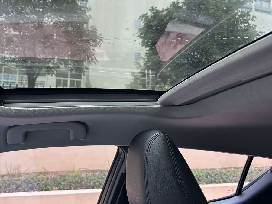 Toyota C-HR 2021 car image #11